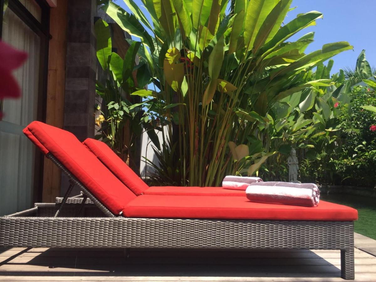 Le Chien Rouge Hotel Lovina  Exterior photo