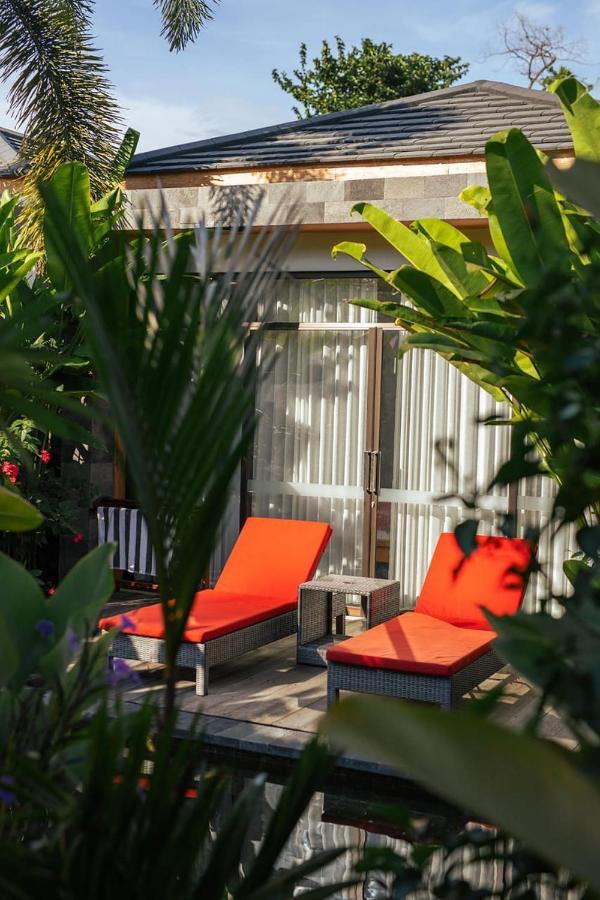 Le Chien Rouge Hotel Lovina  Exterior photo